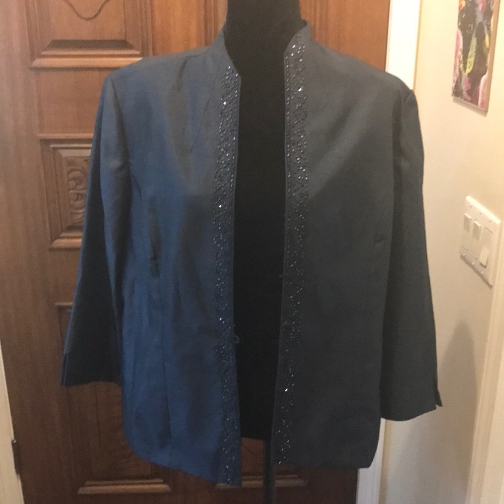 Pretty navy blue jacket for business or dinner.